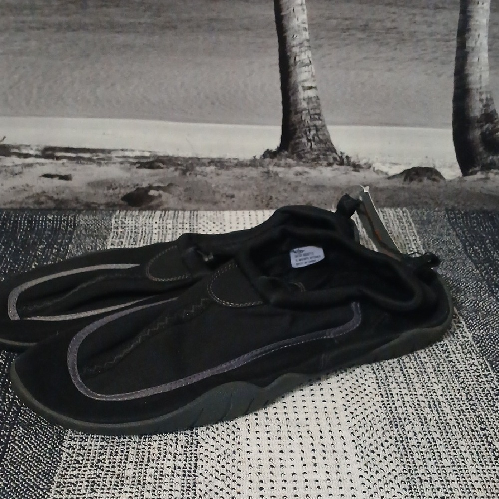 Priced To Sell Aqua Stop Men's Black Slip-On Water Shoes